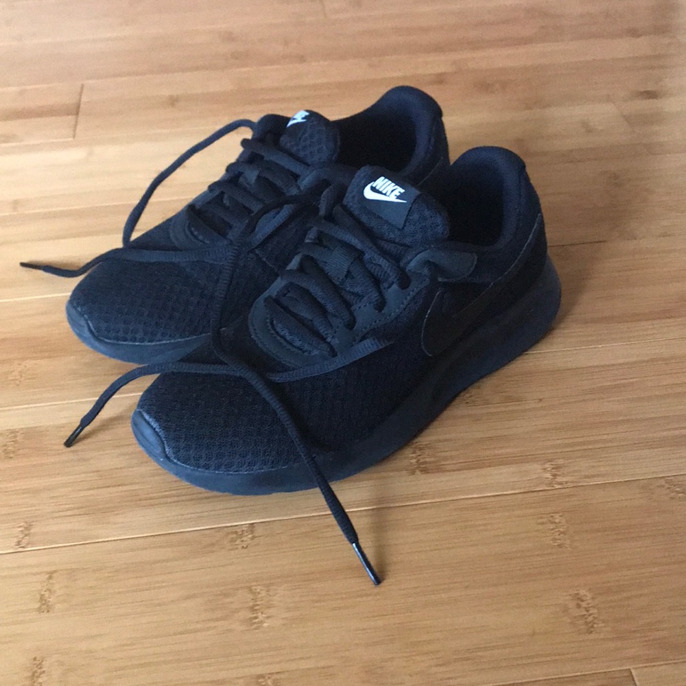 Nike Tanjuns